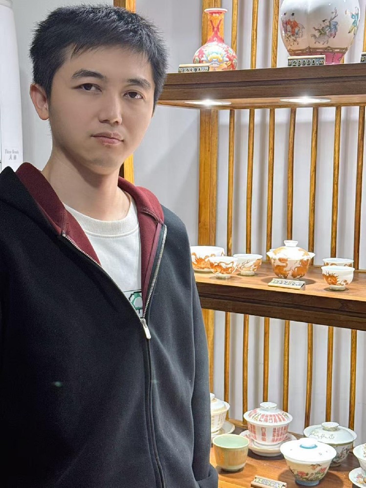 李敏（國瓷紅葉畫院高級(jí)畫師）