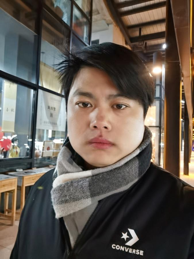 吳志明（國瓷紅葉畫院高級(jí)畫師）