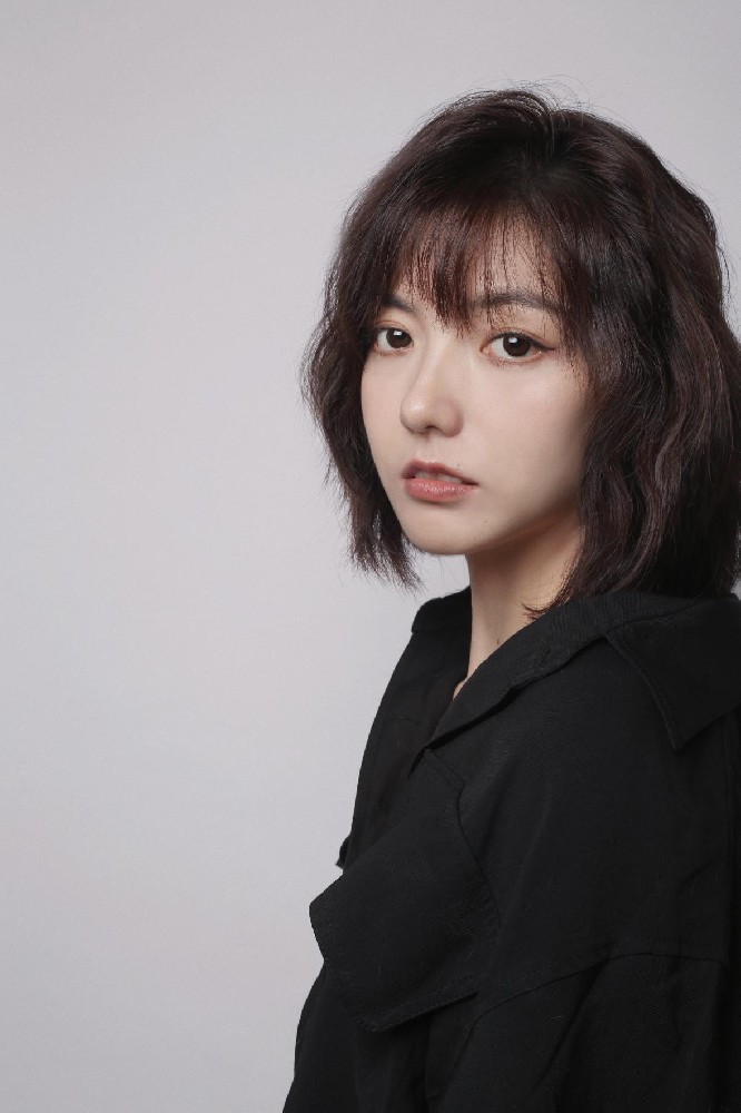 張夢(mèng)雅（國瓷紅葉畫院副秘書長）